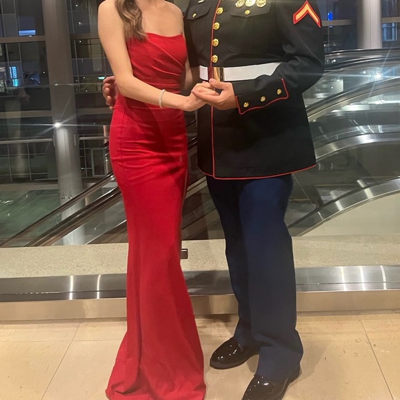 Windsor Kaia High Strapless High Slit Formal Red Dress 💕 - Picture 5 of 5